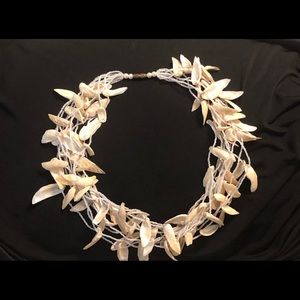 Vintage Tropical Vibes Shell 🐚 & Bead necklace🏝